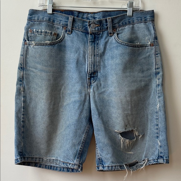 Levi's Light Blue relaxed baggy Distressed Jean denim Shorts 550 size 34 holes - Picture 1 of 6